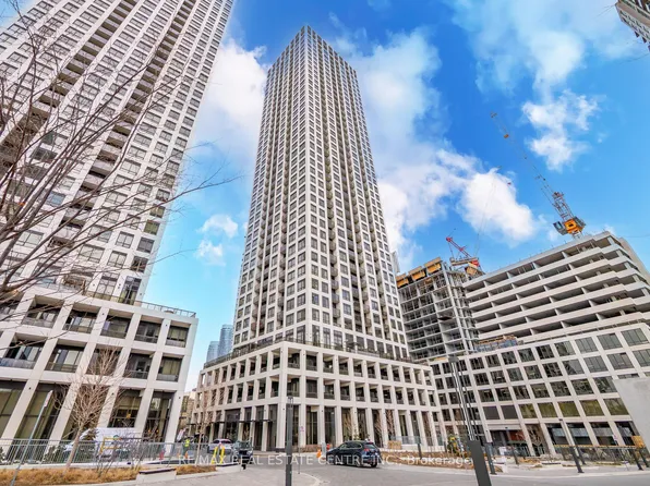 30 Elm Dr #610, Mississauga, ON L5B 0N6