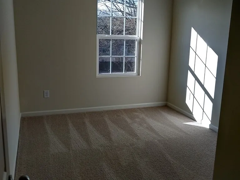 406 Erin Ct — Photo 18