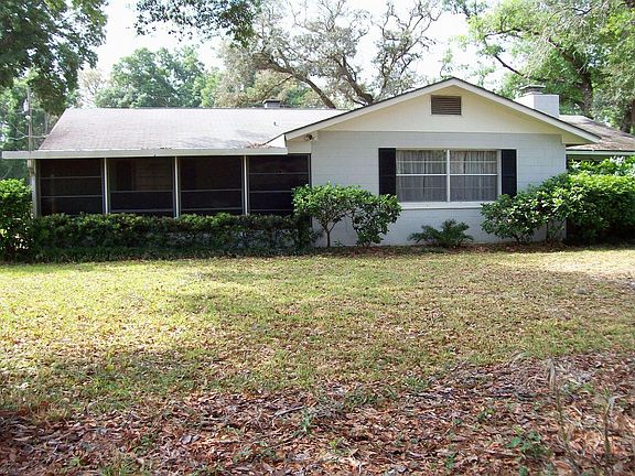 4th image of 2229 Poinsettia Ln