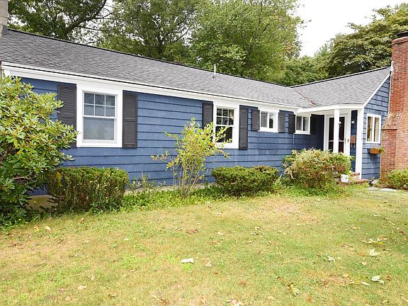 2nd image of 495 Thicket St