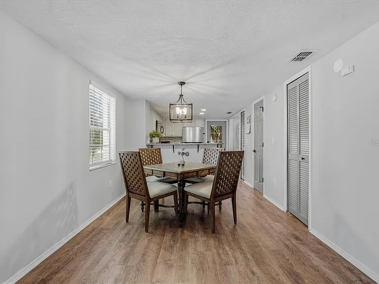 2120 Fletchers Point Cir — Photo 5
