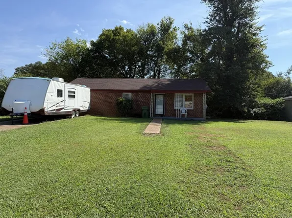 908 Baker Blvd, Tuscumbia, AL 35674