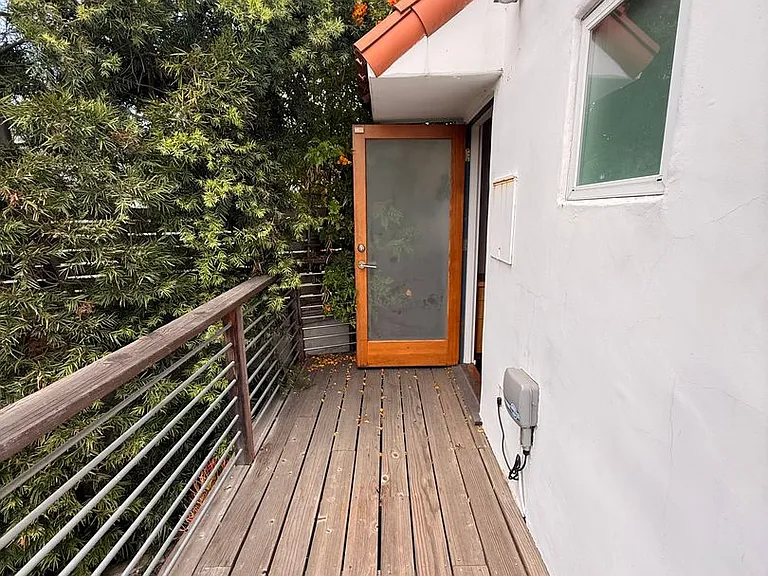 4246 Lexington Ave — Photo 16