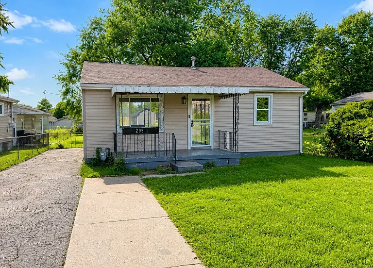 205 Hypathia Ave — Photo 1