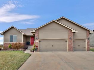 3101 N Rough Creek Rd, Derby, KS 67037