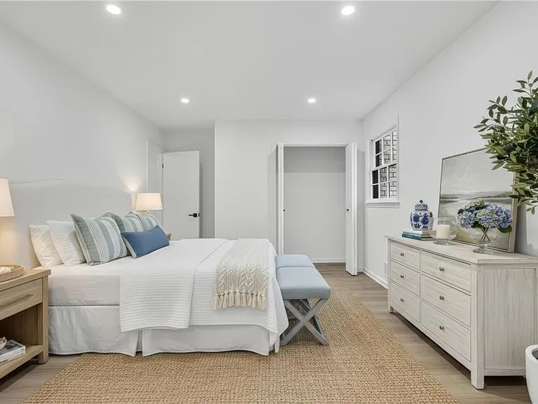 3296 Columbia Woods Dr — Photo 24