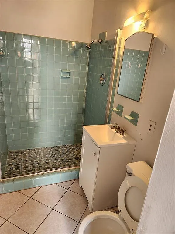 Studio, 1.0 bath, 300 sqft, $1,250 — Photo 4