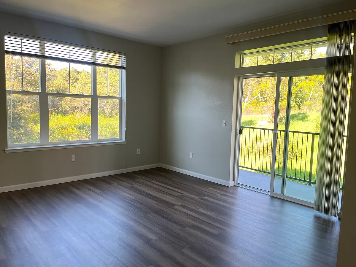 Building Photo - 3589 Round Barn Blvd #3-204