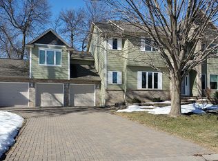 8813 Stratford Xing N, Brooklyn Park, MN 55443
