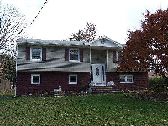 Lovely home on 1.30 acres