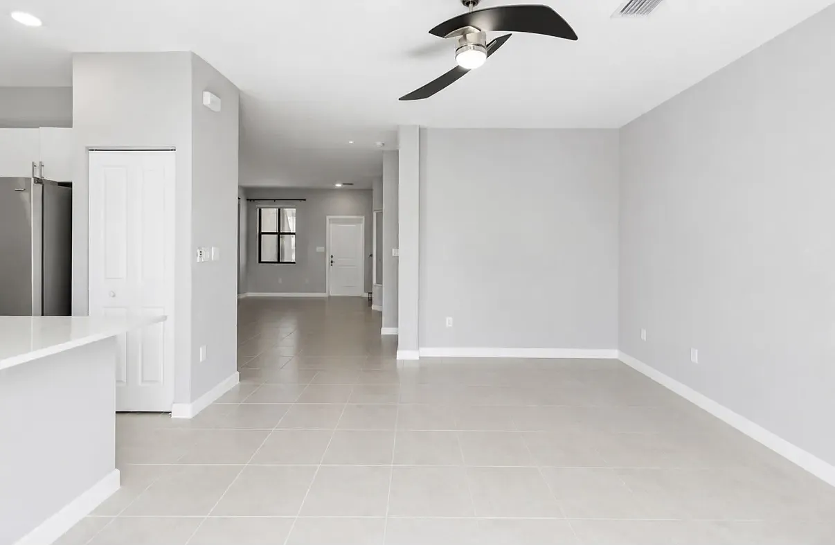 3 bed, 2.5 bath, 1595 sqft, $4,200 — Photo 3