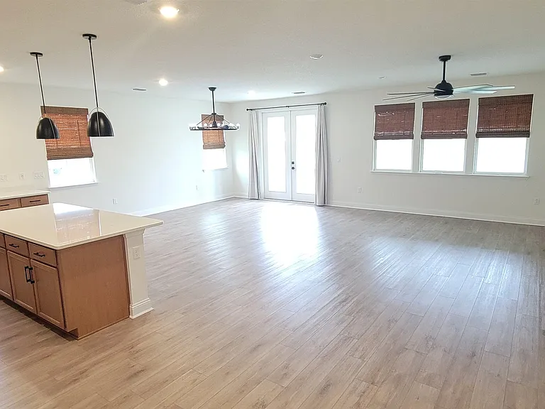 214 Santos Ln — Photo 16