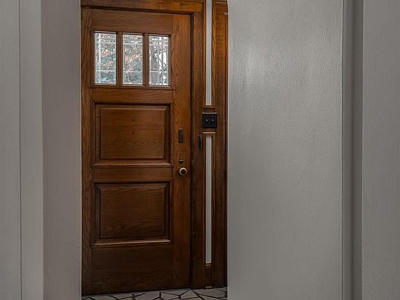 3rd image of 1253 37th Ave