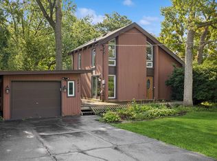 24135 N Lakeside Dr, Lake Zurich, IL 60047