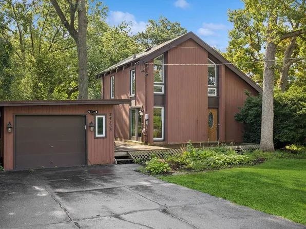 24135 N Lakeside Dr, Lake Zurich, IL 60047