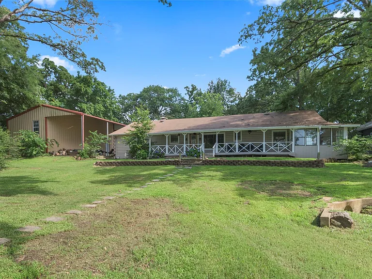 323 Dyer Cir — Photo 25