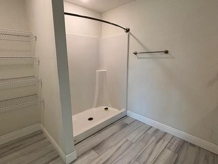 2231 SE Mariposa Ave — Photo 8