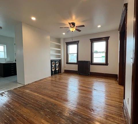 3rd image of 425 Hancock Pl #425