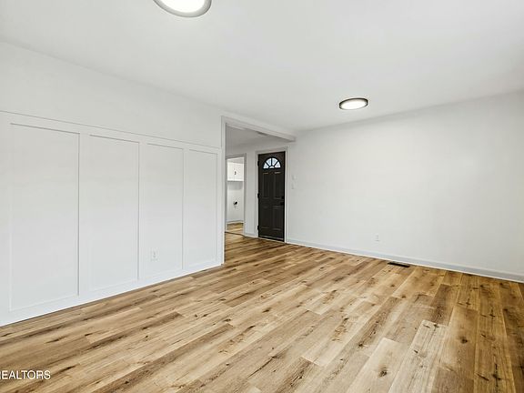 4th image of 2417 Upland Ave