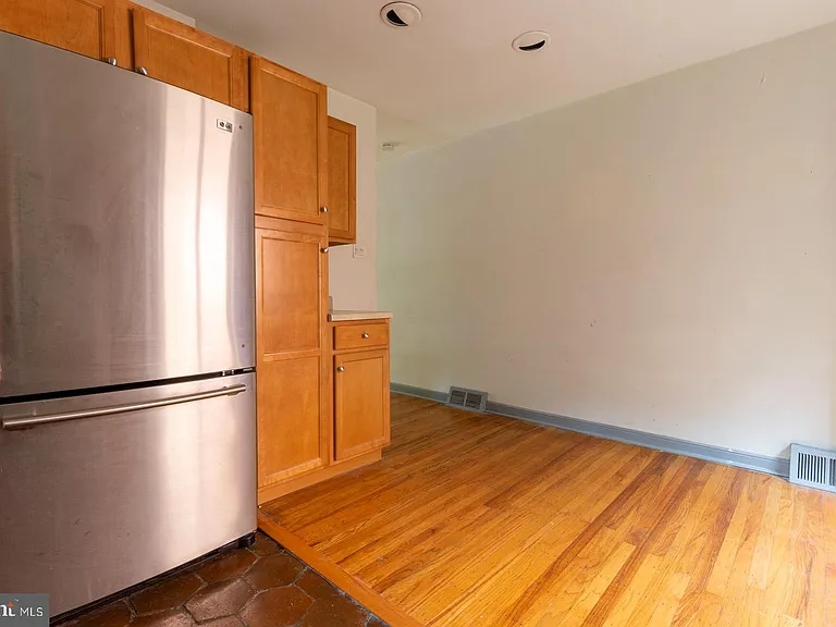 404 S Croskey St #A — Photo 9
