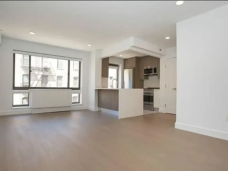 311 W 50th St #4C — Photo 1