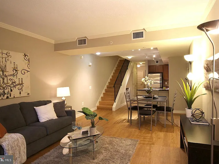 616 E St NW #246 — Photo 8