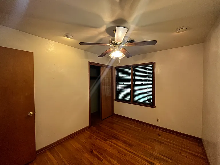 511 Fleetwood Dr — Photo 32