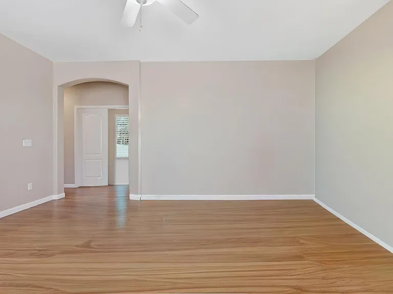 881 S Porter St — Photo 4
