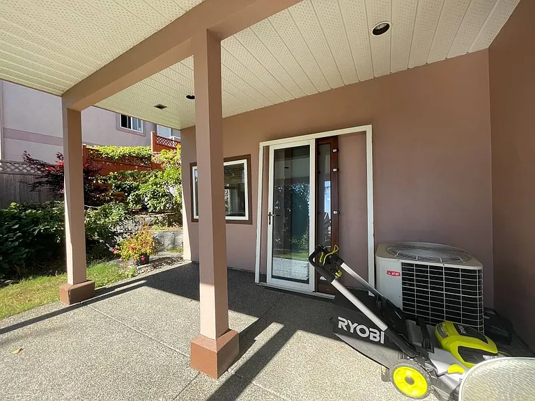 3000 Plateau Blvd — Photo 1
