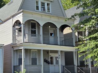 293 S Clinton St #3, East Orange, NJ 07018