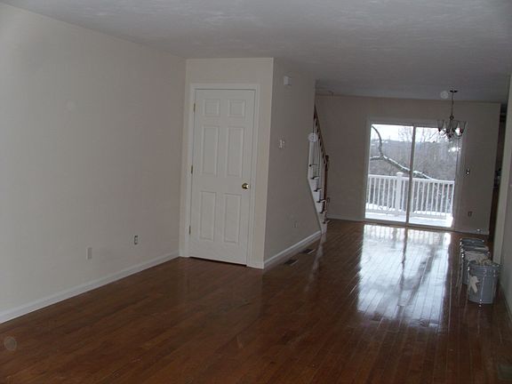 2nd image of 37 Silver Cup Cir