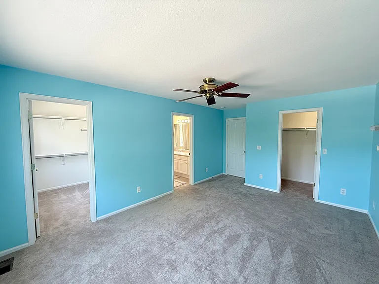 6047 S Walden Ct — Photo 13