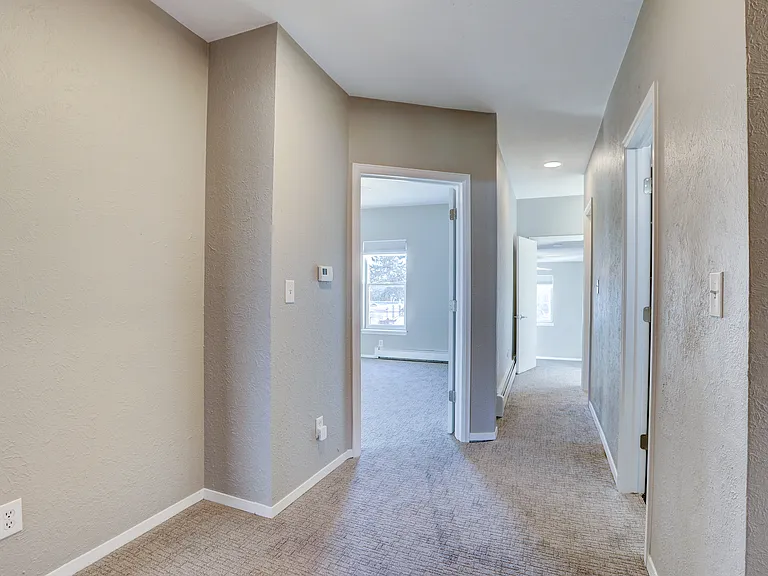 2524 N High St — Photo 21
