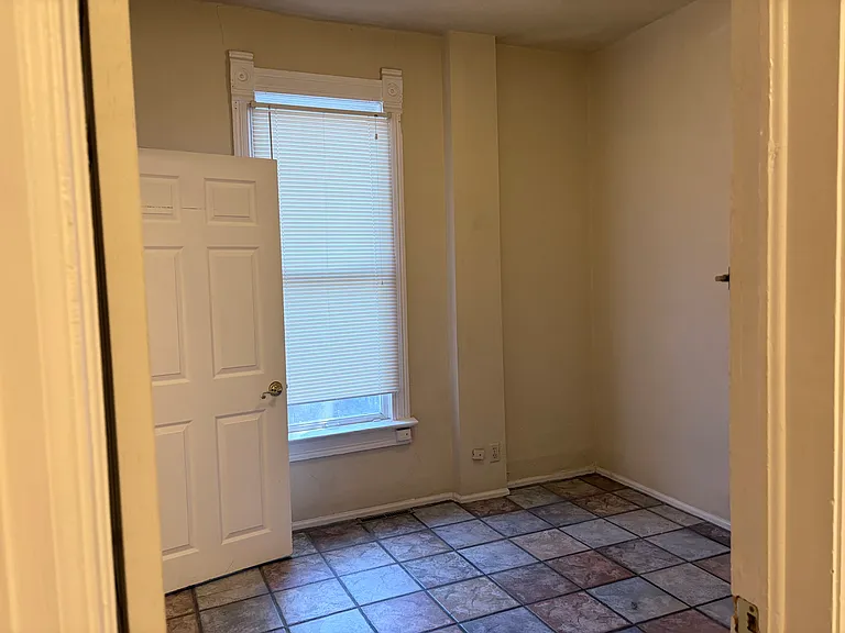 3425 Bryant St — Photo 13