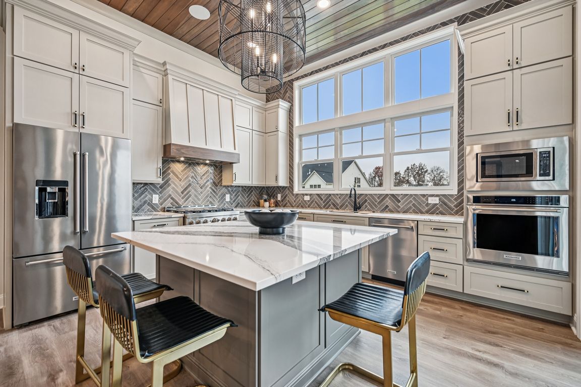 Steeplechase Ln-S2111-021.jpg