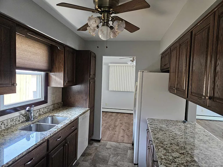 302 Merrill Ave — Photo 17
