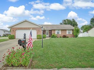 533 Thrush Ln, Swansea, IL