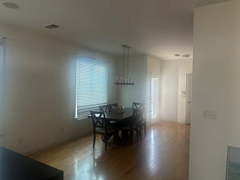 1177 Island Pl E — Photo 3