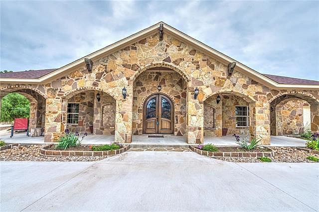 1st image of 109 Woodland Ct