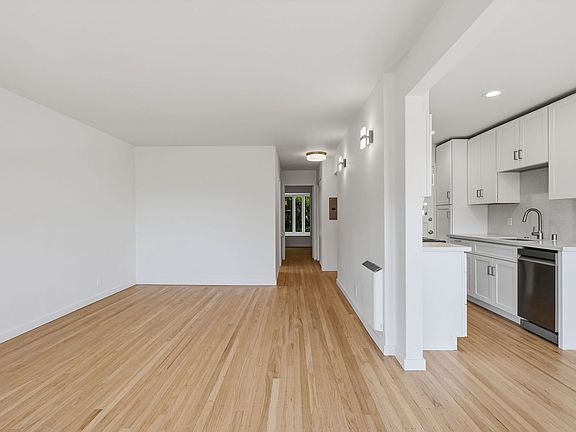 5th image of 26 Lovell Ave