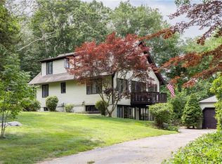 11 Robin Hollow Ln, Westerly, RI 02891