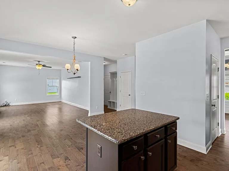 131 Mittams Point Dr — Photo 4