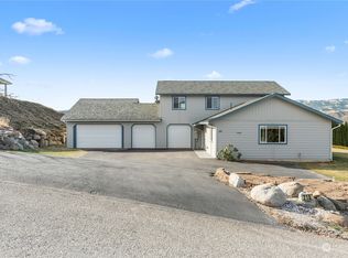 210 27th St NE, East Wenatchee, WA