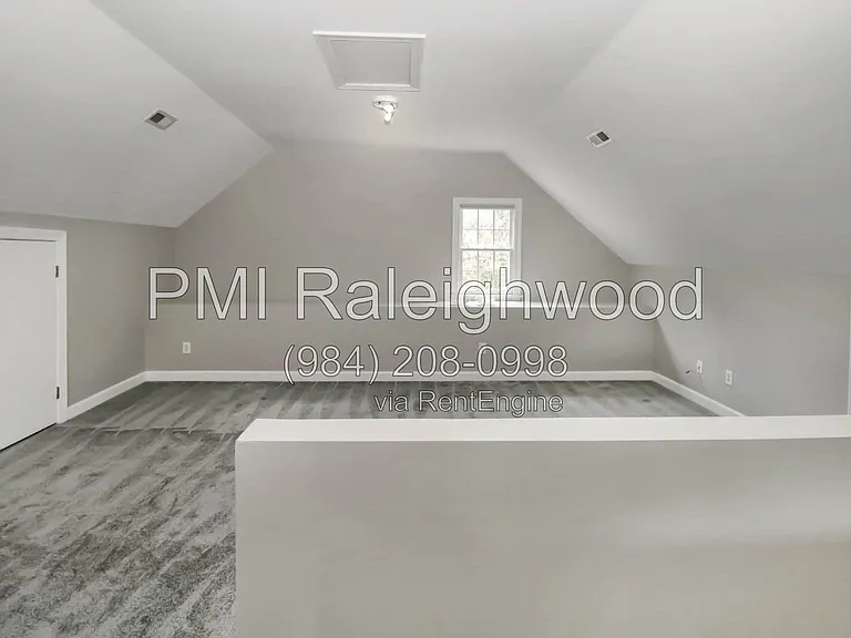 301 Perry Creek Dr — Photo 29