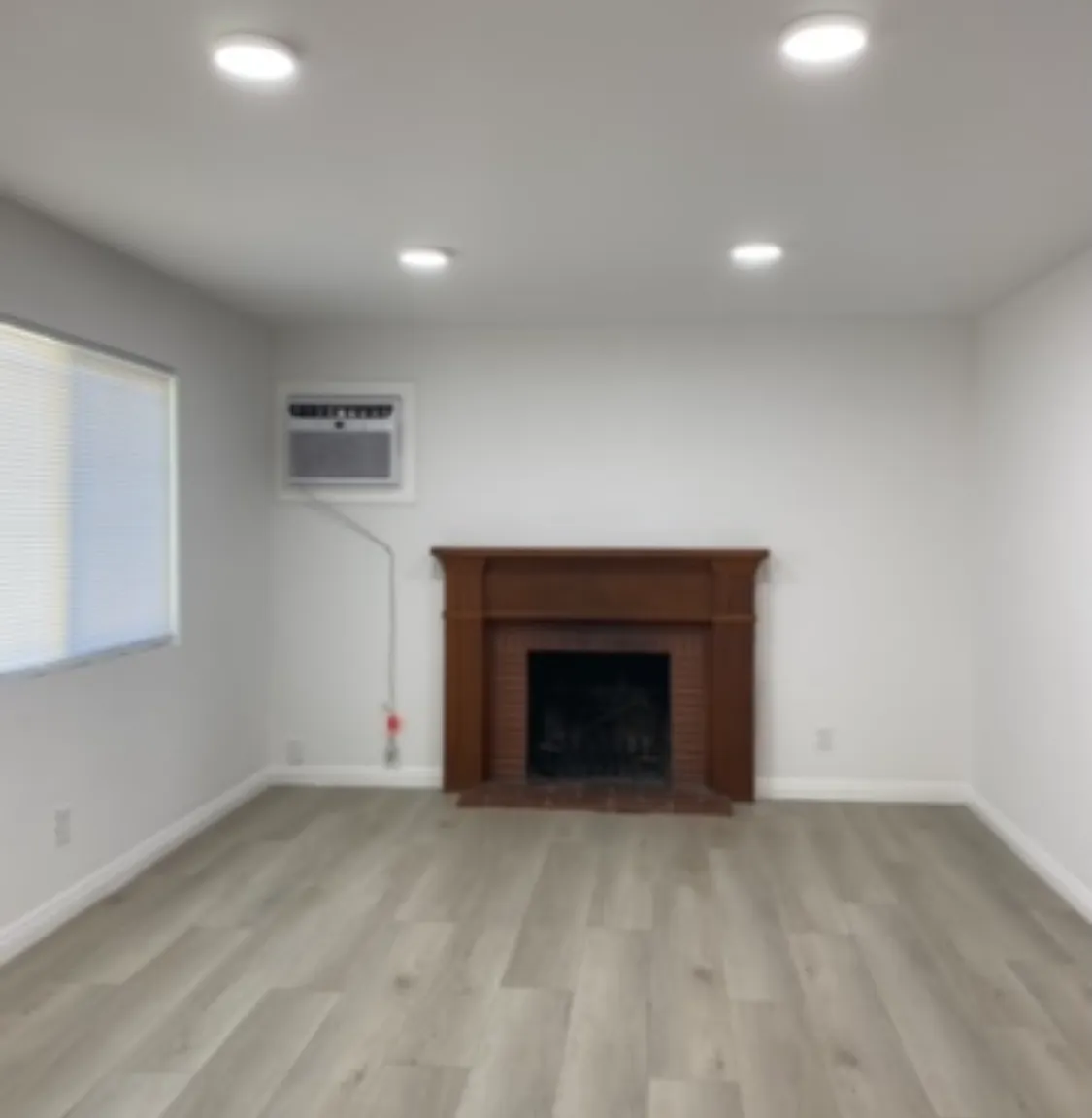 4 bed, 1164 sqft, $2,450 — Photo 3