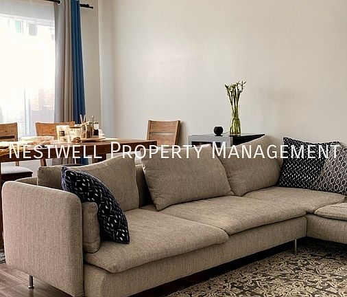 4th image of 15037 S Wild Horse Way