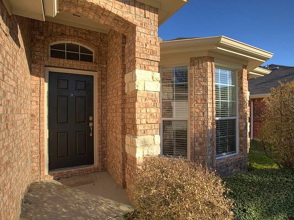 2nd image of 2830 Beacon Hill Dr