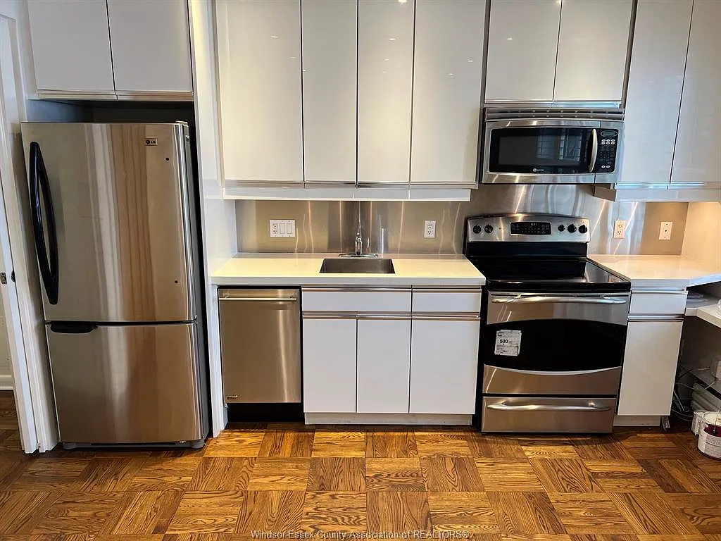 1 bed, 1.0 bath, 450 sqft, $1,700 — Photo 4