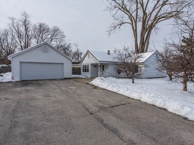 10867 W Beach Rd, Beach Park, IL, 60087