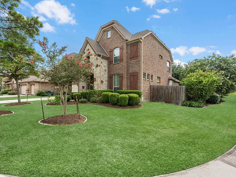 15819 Graham Spring Ln — Photo 2